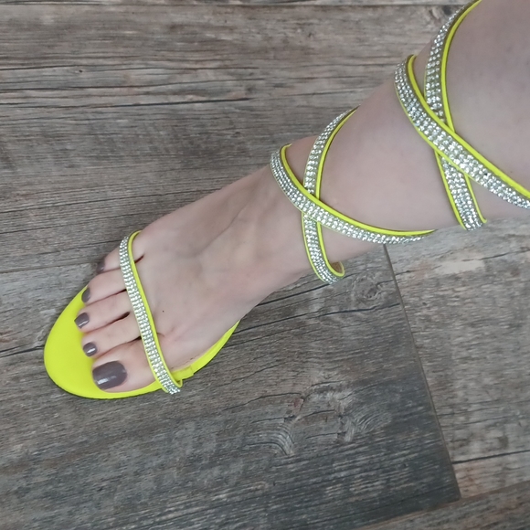 Heels - Picture 16 of 16